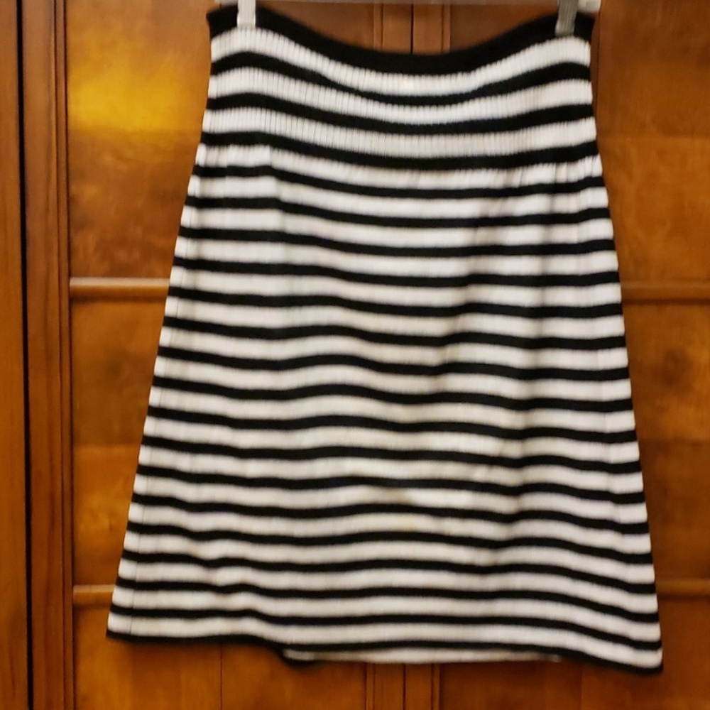 PERRY ELLIS Black/White Stripe Skirt Size M - Picture 1 of 8